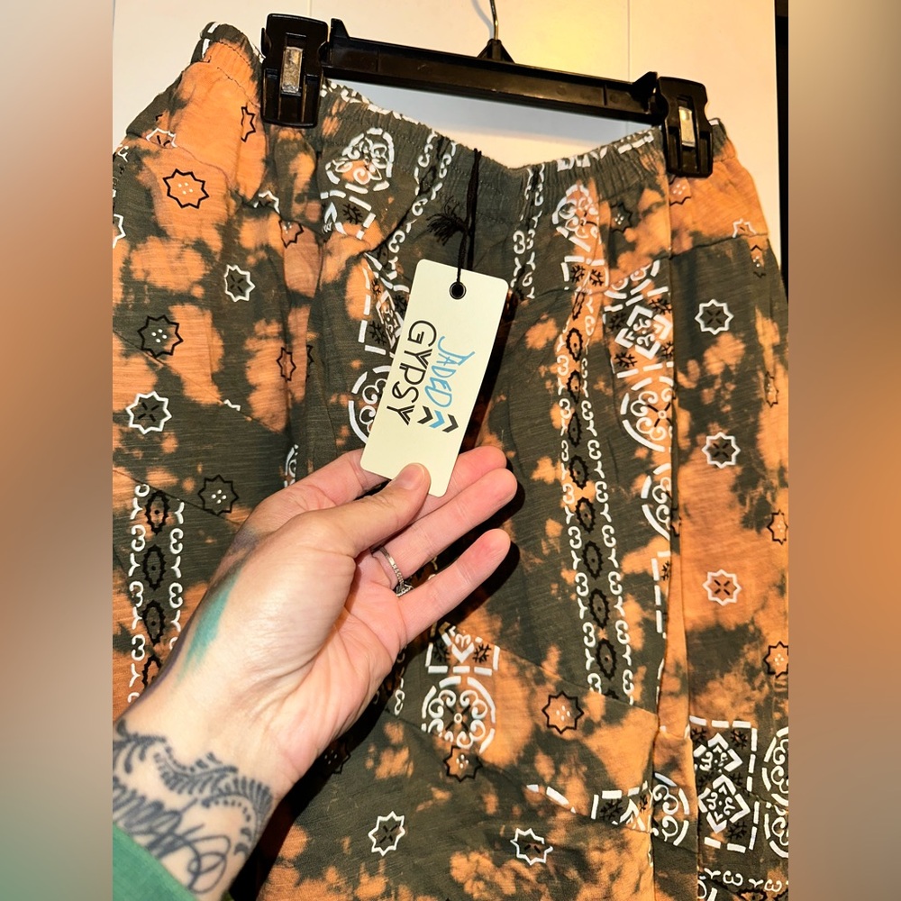 NWT Jaded Gypsy FROM HERE AND BEYOND PANTS BLEACHED OLIVE BANDANA - Picture 6 of 8